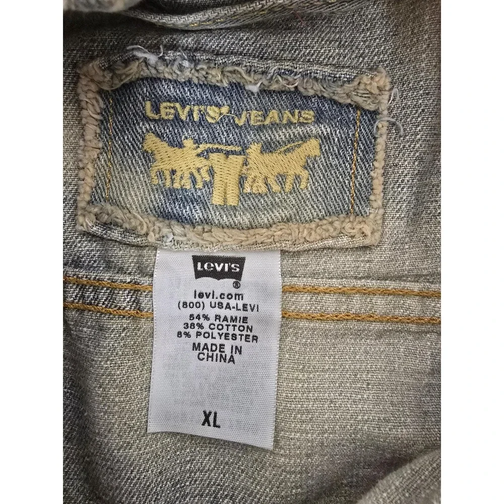 Levis Jeans Jacket Mens XL Blue Distressed Trucker Western Button Up Bleach Wash
